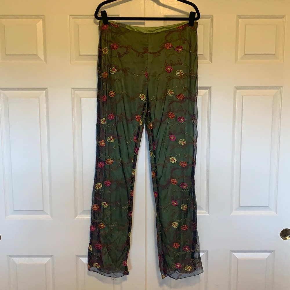 Fancy Pants Made in Italy. Brite Flowery Mesh lace